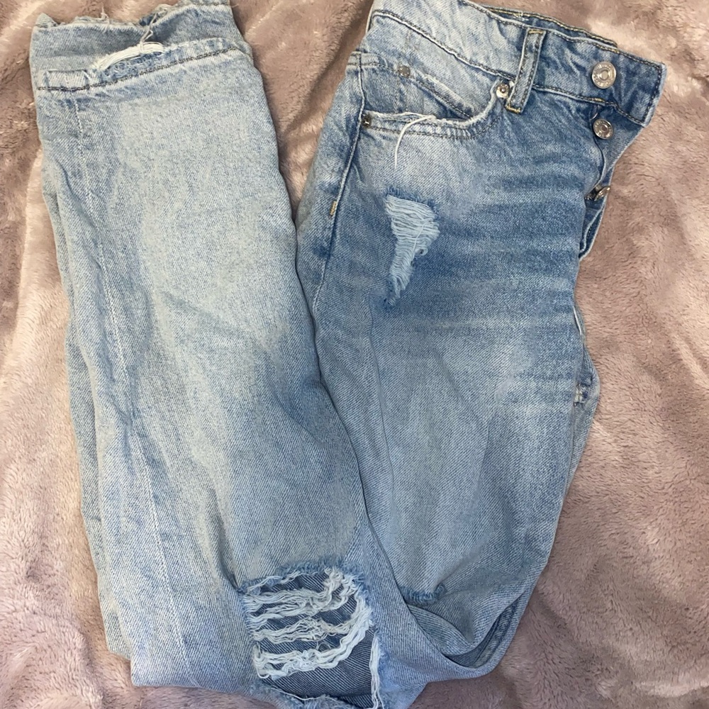 H&M ripped light wash jeans